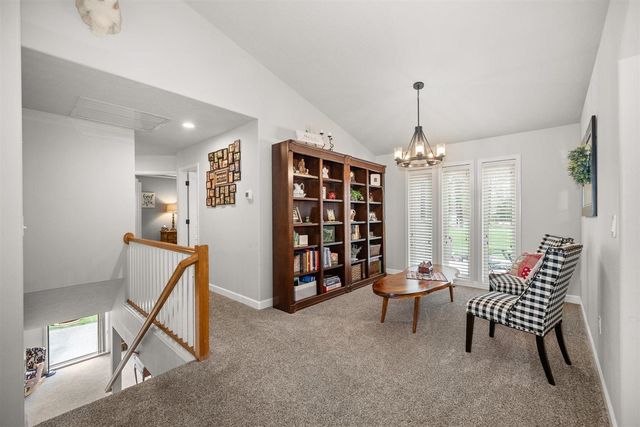 19505 N Newport Rd, Colbert, WA 99005