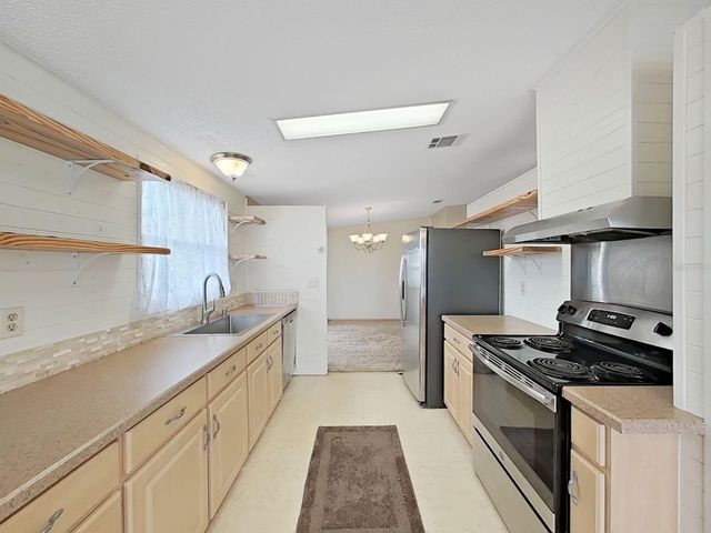 1704 QUAIL HILL DR, Lakeland, FL 33810