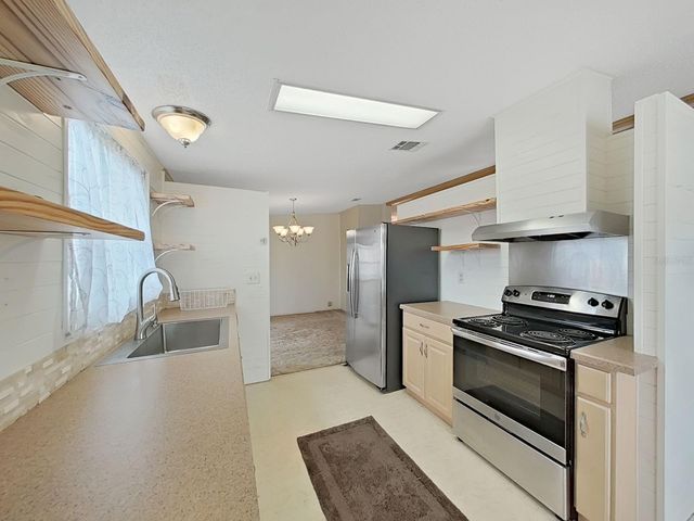 1704 QUAIL HILL DR, Lakeland, FL 33810