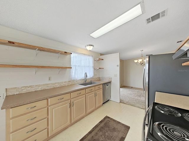 1704 QUAIL HILL DR, Lakeland, FL 33810