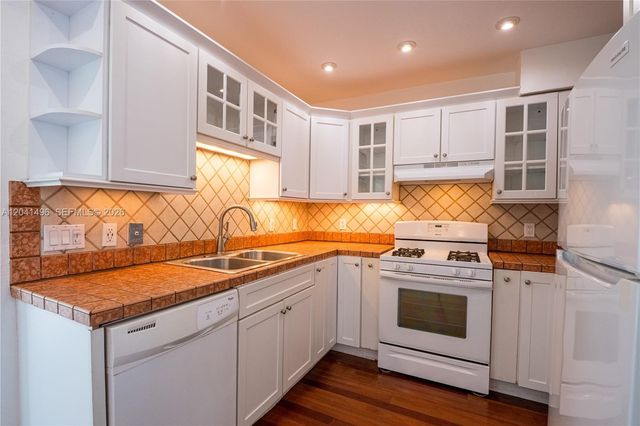 2133 N 14th Ave, Hollywood, FL 33020