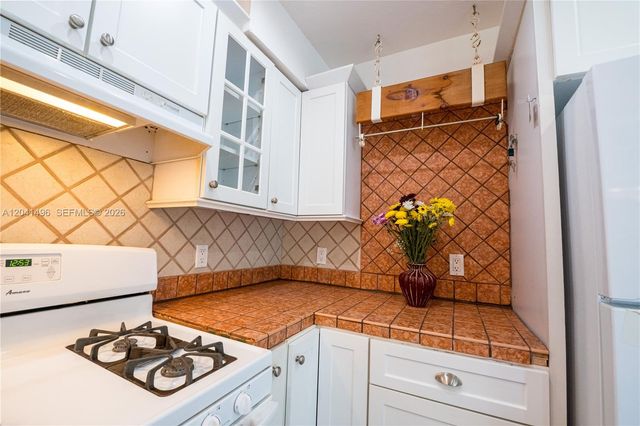 2133 N 14th Ave, Hollywood, FL 33020