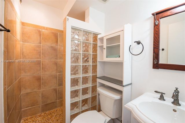 2133 N 14th Ave, Hollywood, FL 33020