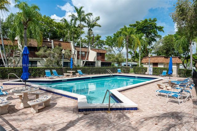2133 N 14th Ave, Hollywood, FL 33020