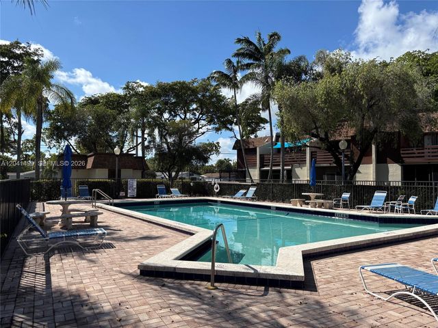2133 N 14th Ave, Hollywood, FL 33020
