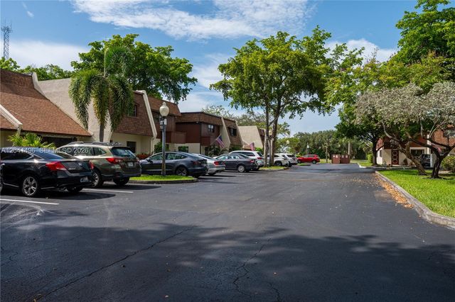2133 N 14th Ave, Hollywood, FL 33020