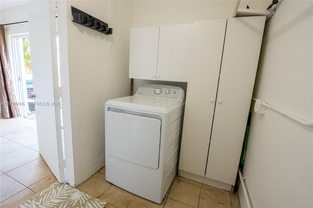 2133 N 14th Ave, Hollywood, FL 33020