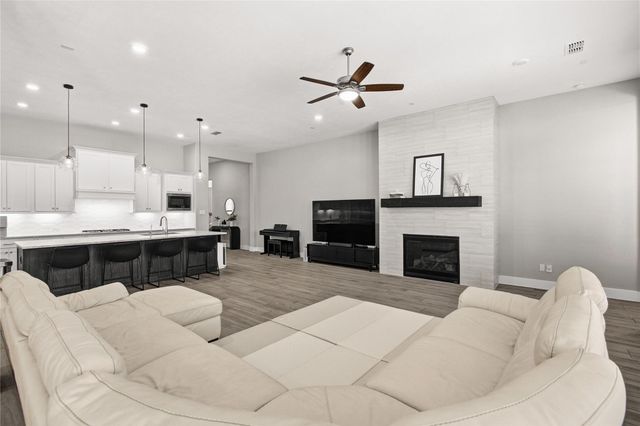 1222 Mcmurtry Ridge Drive, Katy, TX 77494