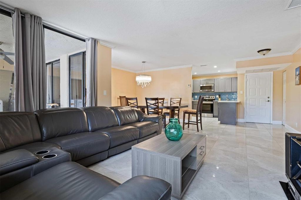 4156 Carambola Circle 2154, Coconut Creek, FL 33066