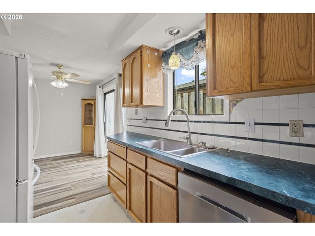 3513 Ne 45TH St A, Vancouver, WA 98661