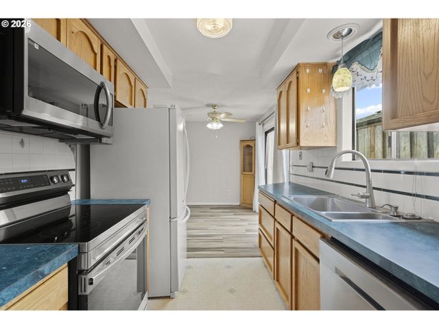 3513 Ne 45TH St A, Vancouver, WA 98661