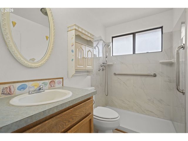 3513 Ne 45TH St A, Vancouver, WA 98661