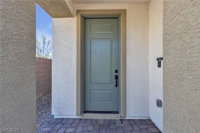 10122 Mystic Falls Drive, Las Vegas, NV 89141