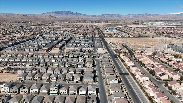 10122 Mystic Falls Drive, Las Vegas, NV 89141