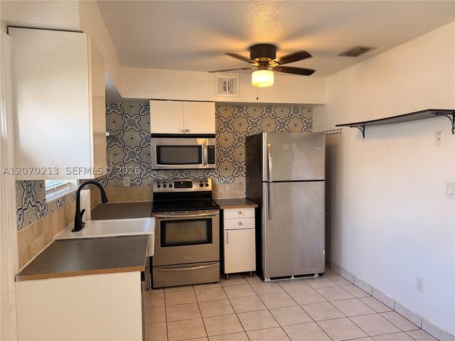 1104 N 17th Ct 104, Hollywood, FL 33020