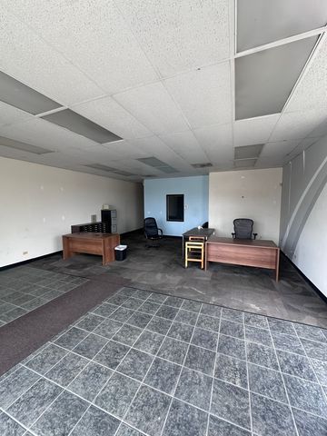 20370 N Rand Road 103, Kildeer, IL 60047