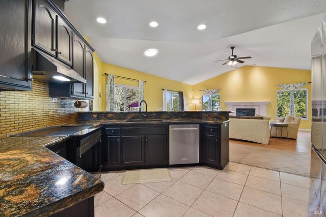 5828 Owl Hill Ave, Santa Rosa, CA 95409