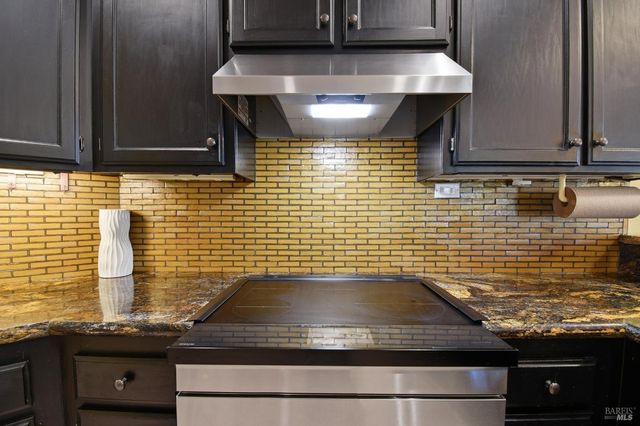 5828 Owl Hill Ave, Santa Rosa, CA 95409