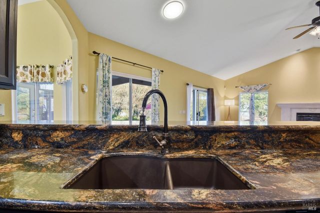 5828 Owl Hill Ave, Santa Rosa, CA 95409