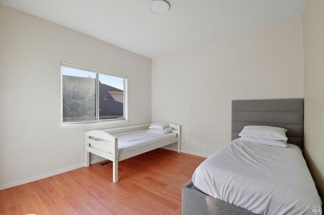 5828 Owl Hill Ave, Santa Rosa, CA 95409