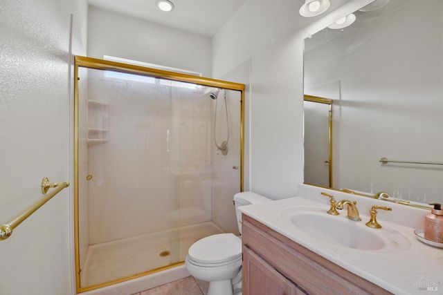 5828 Owl Hill Ave, Santa Rosa, CA 95409