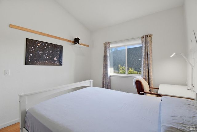 5828 Owl Hill Ave, Santa Rosa, CA 95409