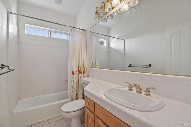 5828 Owl Hill Ave, Santa Rosa, CA 95409