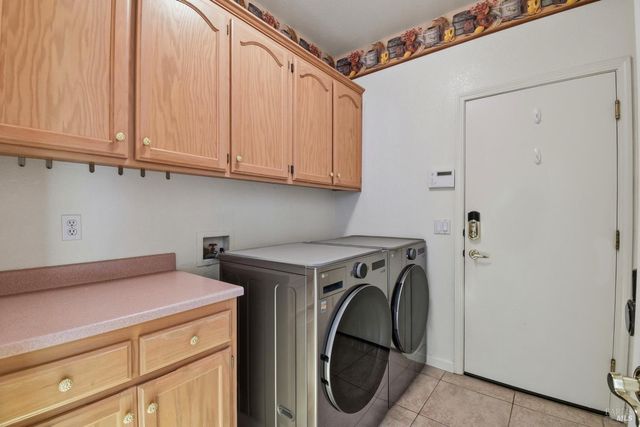 5828 Owl Hill Ave, Santa Rosa, CA 95409