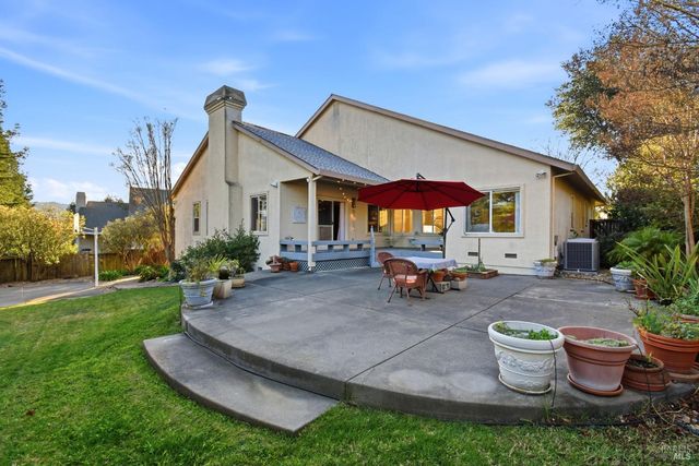 5828 Owl Hill Ave, Santa Rosa, CA 95409