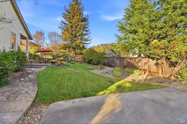 5828 Owl Hill Ave, Santa Rosa, CA 95409