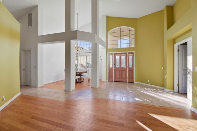 5828 Owl Hill Ave, Santa Rosa, CA 95409