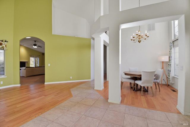 5828 Owl Hill Ave, Santa Rosa, CA 95409