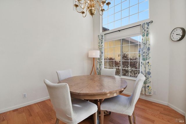 5828 Owl Hill Ave, Santa Rosa, CA 95409