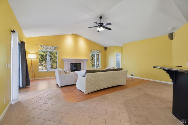 5828 Owl Hill Ave, Santa Rosa, CA 95409