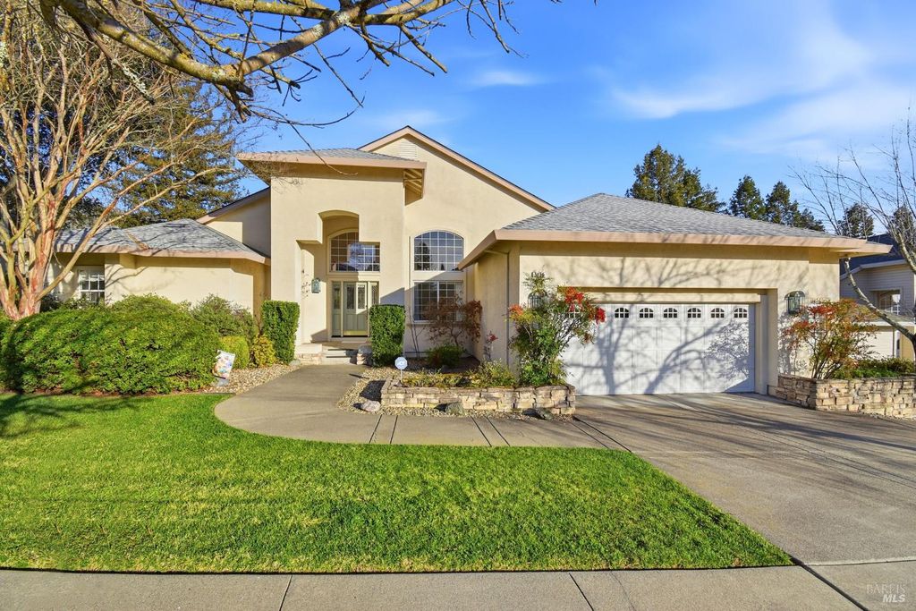 5828 Owl Hill Ave, Santa Rosa, CA 95409