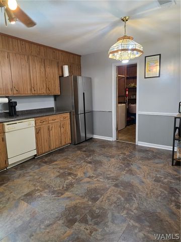 3302 Royal Oak, Northport, AL 35473