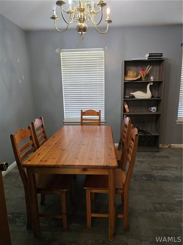 3302 Royal Oak, Northport, AL 35473