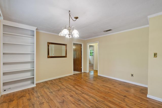 862 Epley, Hattiesburg, MS 39402