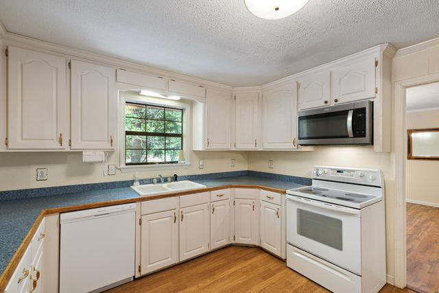 862 Epley, Hattiesburg, MS 39402