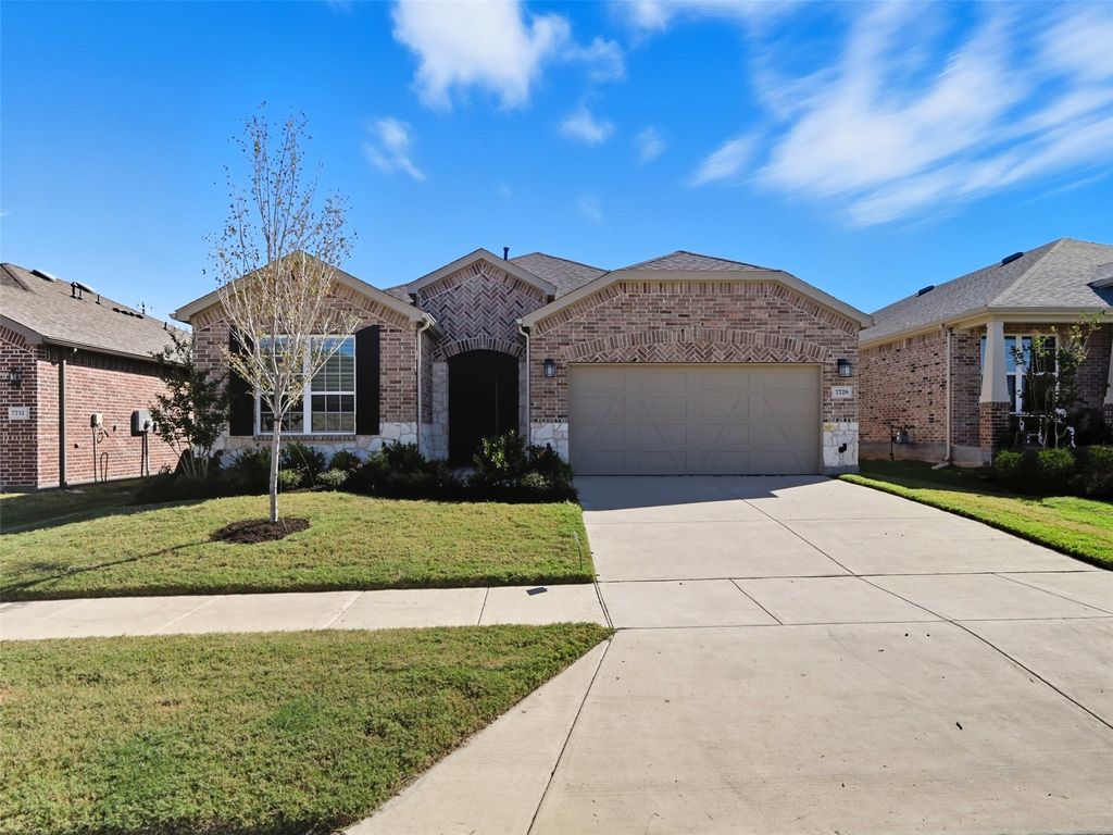 7728 Monument Drive, Little Elm, TX 76227