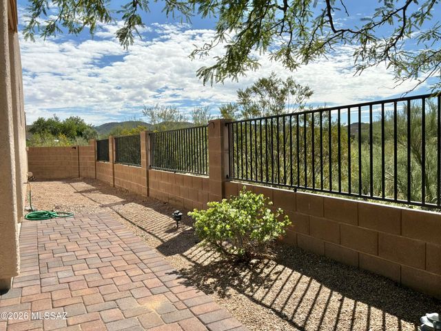 10836 S Heart Break Ridge Place, Vail, AZ 85641