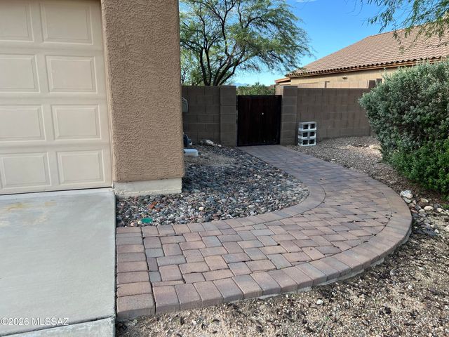 10836 S Heart Break Ridge Place, Vail, AZ 85641