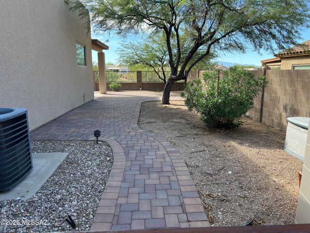 10836 S Heart Break Ridge Place, Vail, AZ 85641