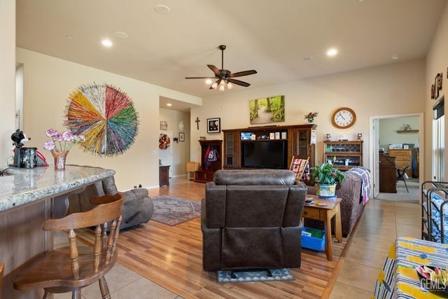 14803 Pams Way, Bakersfield, CA 93314