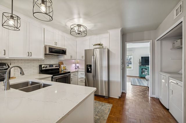 215 Cumberland Trce, Nashville, TN 37214