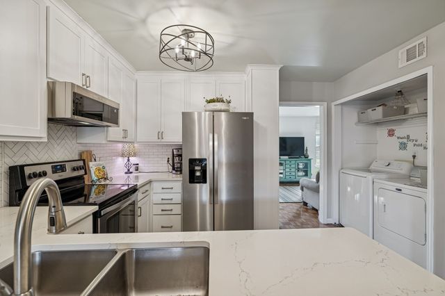 215 Cumberland Trce, Nashville, TN 37214