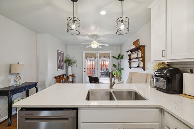 215 Cumberland Trce, Nashville, TN 37214