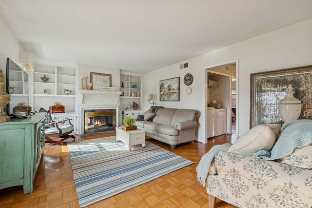 215 Cumberland Trce, Nashville, TN 37214