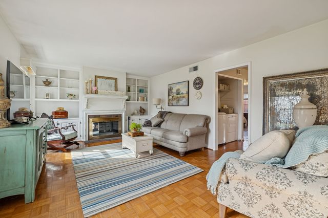 215 Cumberland Trce, Nashville, TN 37214