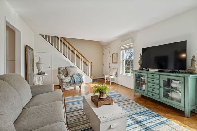 215 Cumberland Trce, Nashville, TN 37214